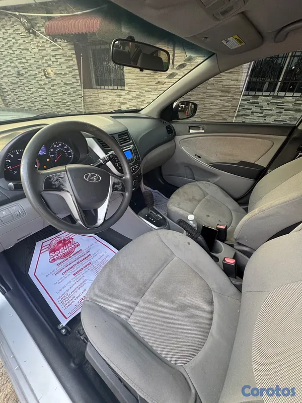carros - Hyundai Accent  9