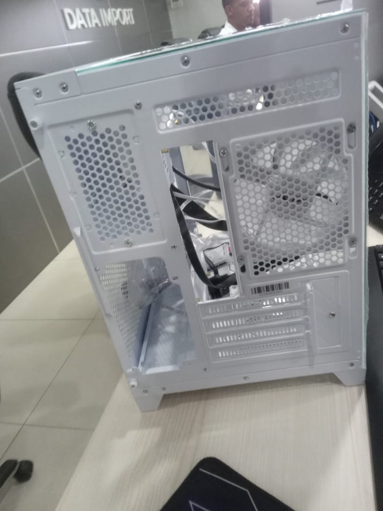 computadoras y laptops - 🕹️🎇 Case Gamer RGB XCON S270 | Potencia & Estilo 3