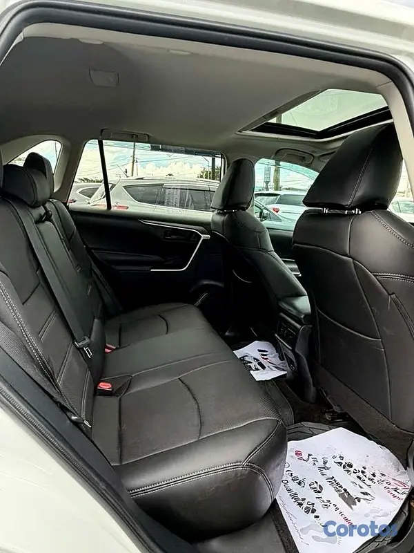 jeepetas y camionetas - Toyota RAV4 XLE Premium 2023 10