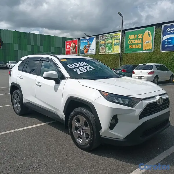 jeepetas y camionetas - TOYOTA RAV4 LE 2021 3