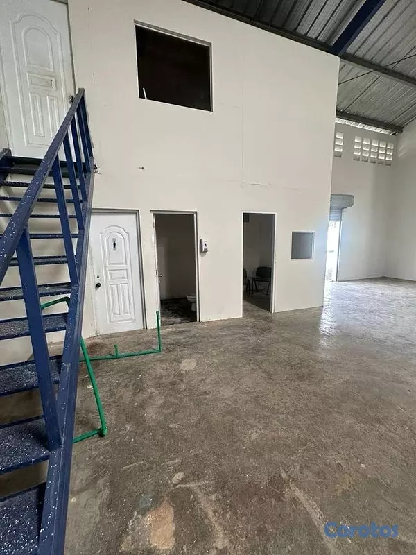 oficinas y locales comerciales - Nave industrial en alquiler en San Isidro  12