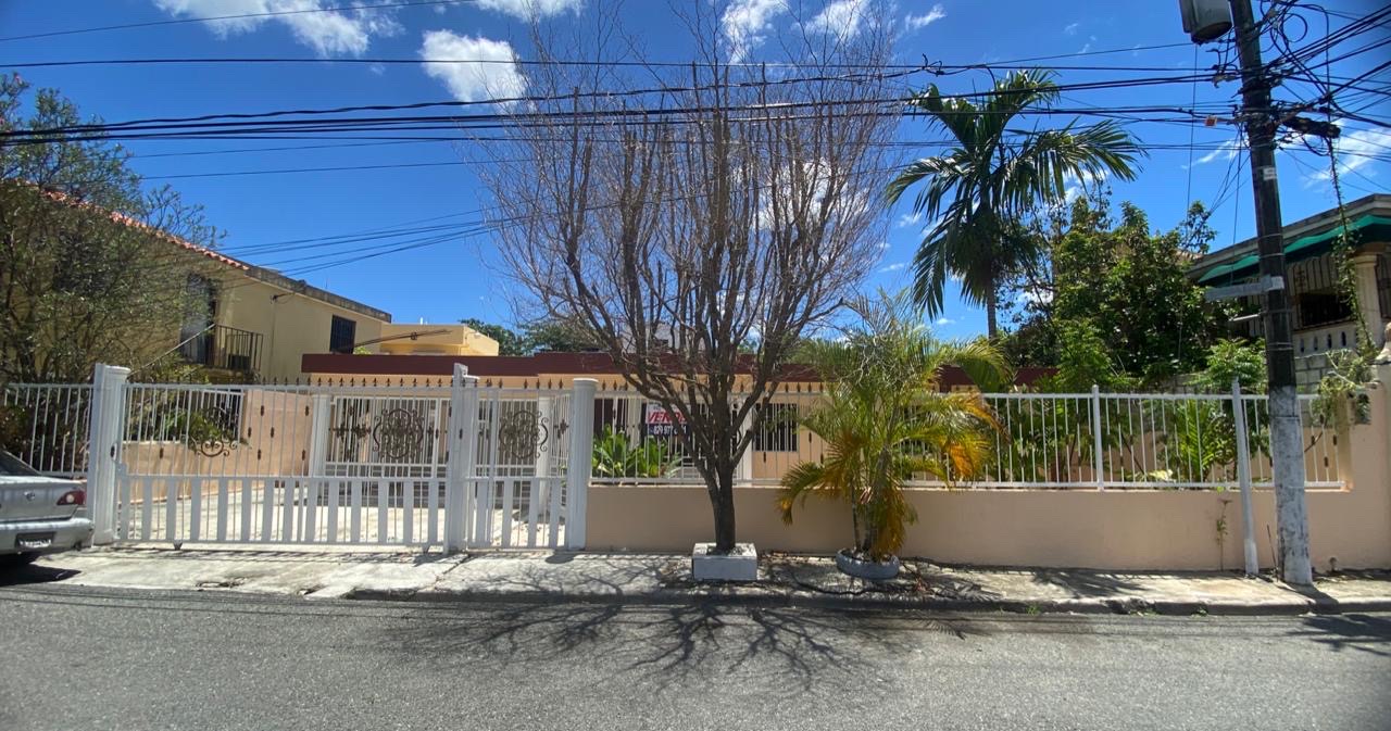 casas - venta de casa en la autopista de San isidro Brisa oriental con 352mts 8