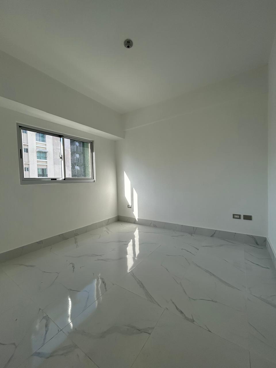 apartamentos - Excelente Apto en PIANTINI, Prox. a la LINCOLN, 3 HABS., 139 Mts.2, Balcon 7