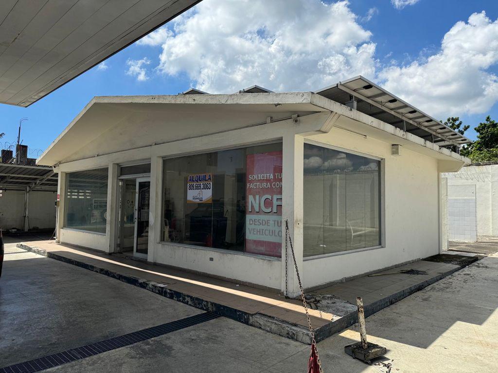 oficinas y locales comerciales - Locales Comerciales Alquiler en Estaciones de Combustible  Santo Domingo 1