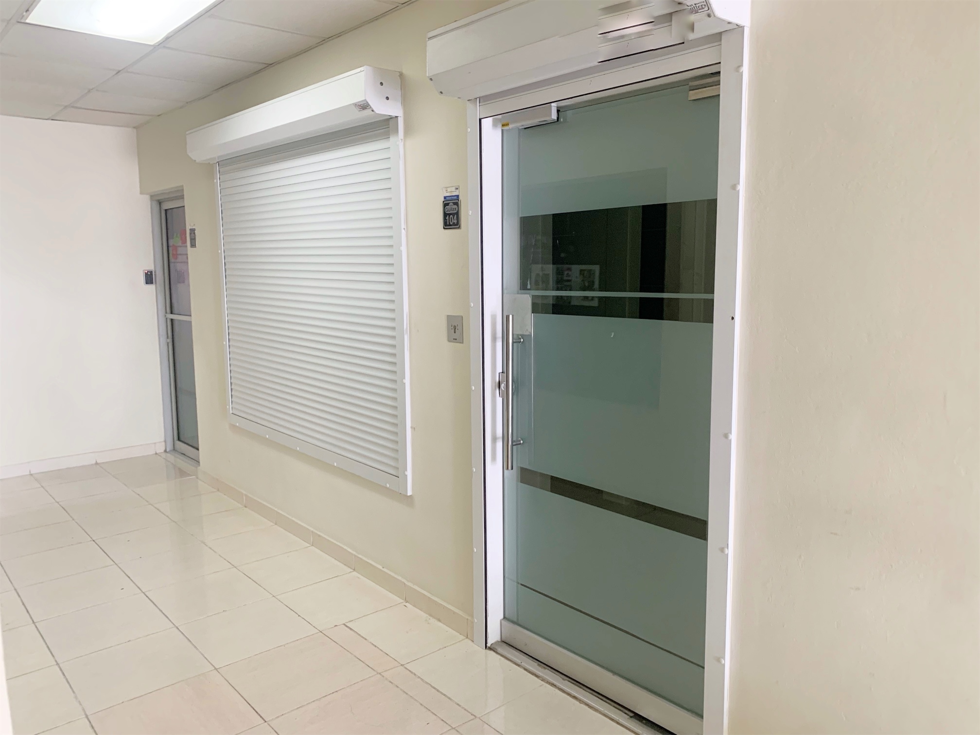 oficinas y locales comerciales - Local en primer nivel  2