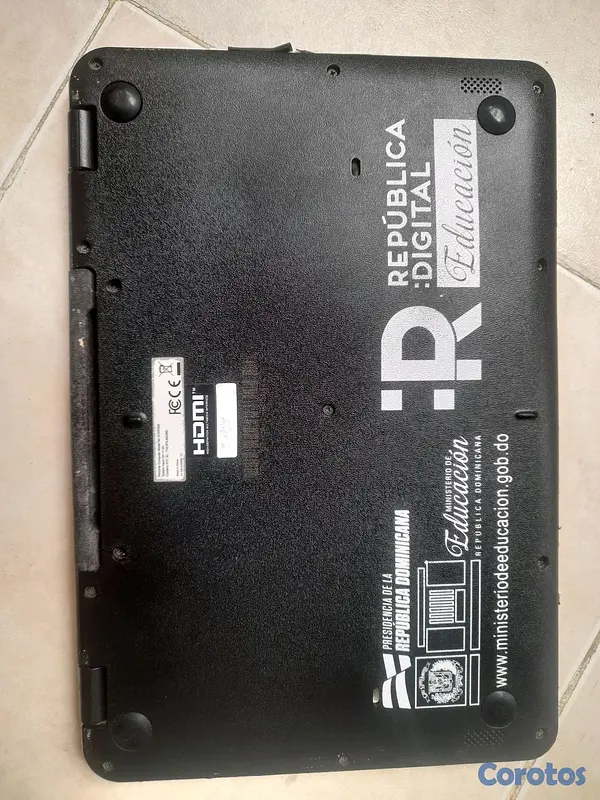 computadoras y laptops - Se vende laptop del programa República Digital, para piezas o reparar. 4