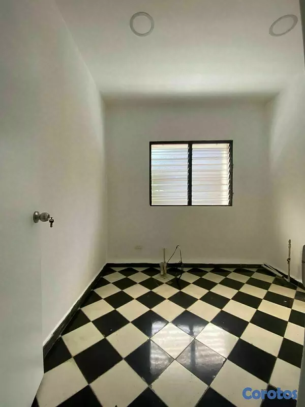 oficinas y locales comerciales - Local comercial en alquiler en Gazcue  2