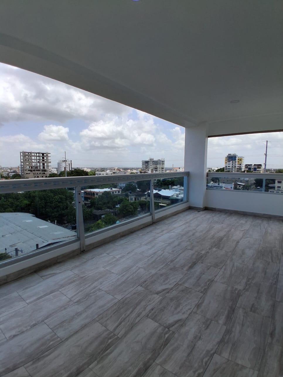apartamentos - Apartamento Ensanche Ozama (nuevo)  US$ 260,000  2