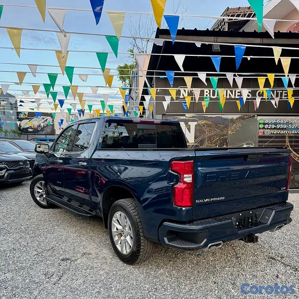 jeepetas y camionetas - CHEVROLET SILVERADO LTZ DURAMAX 4x4 2020 15