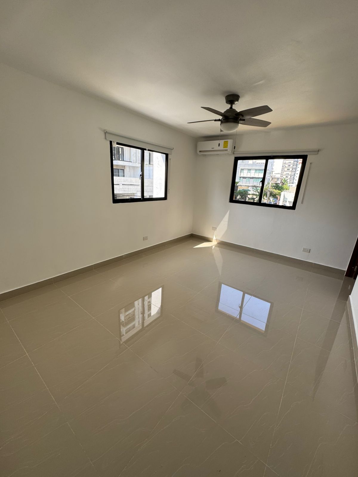 apartamentos - Apto Alquiler La Esperilla 3er piso con 136 metros 5