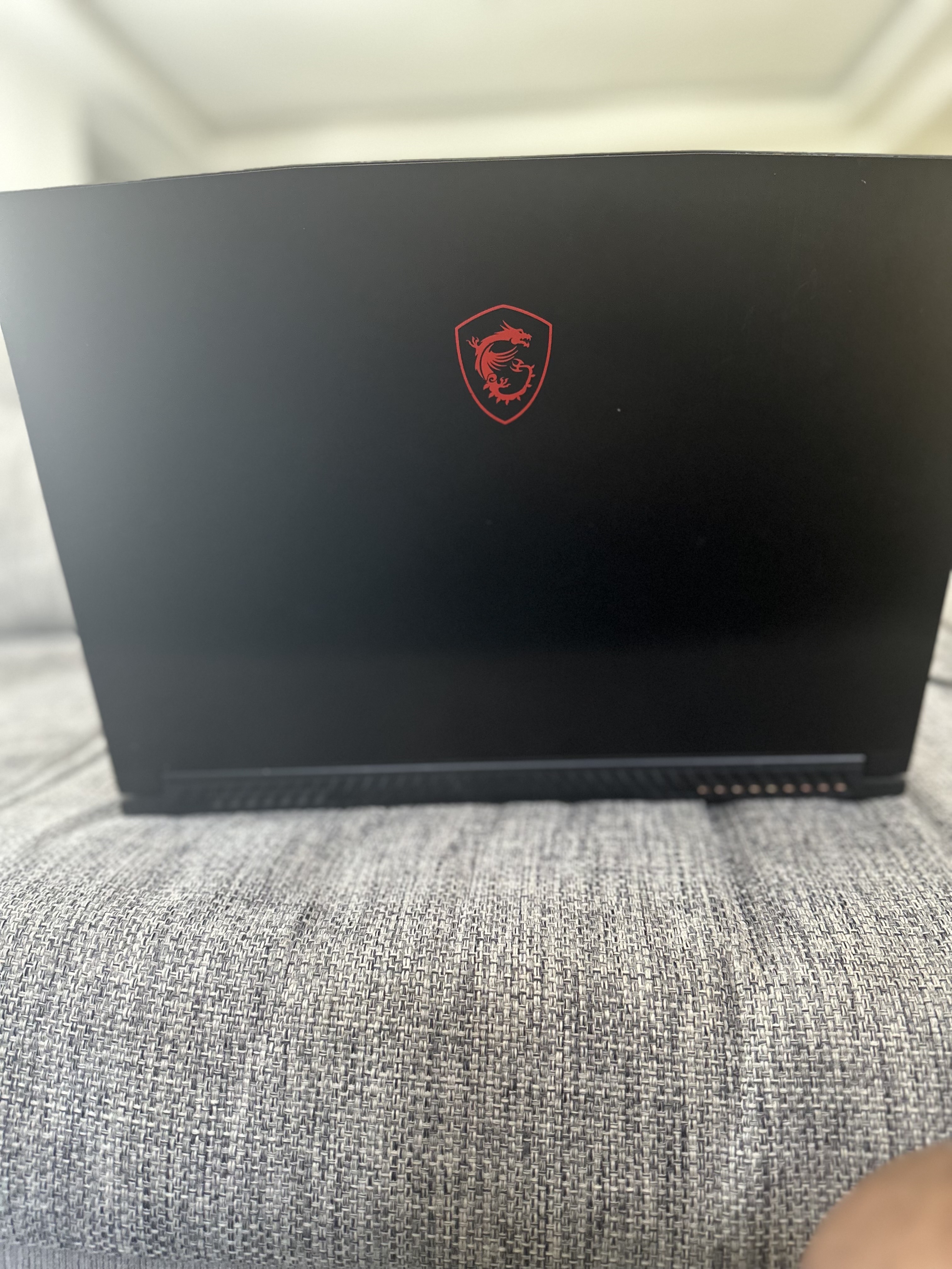 consolas y videojuegos - Vendo laptop MSI GF65 Thin 10UE en excelente estado. Potente y ligera!!! 2