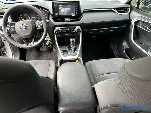 jeepetas y camionetas - Toyota Rav4 LE año 2020 7