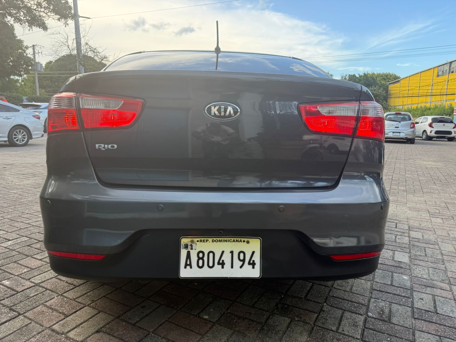 carros - kia río 2017 4