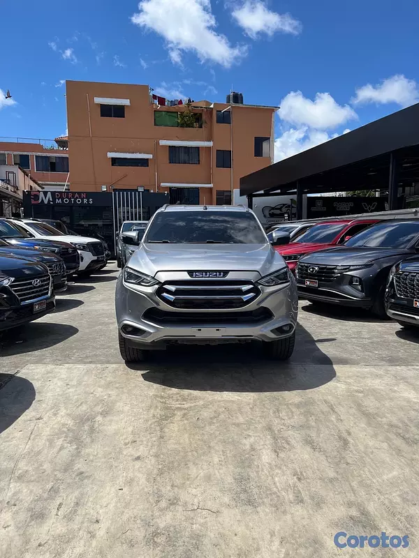 jeepetas y camionetas - Isuzu Mux 2023 2