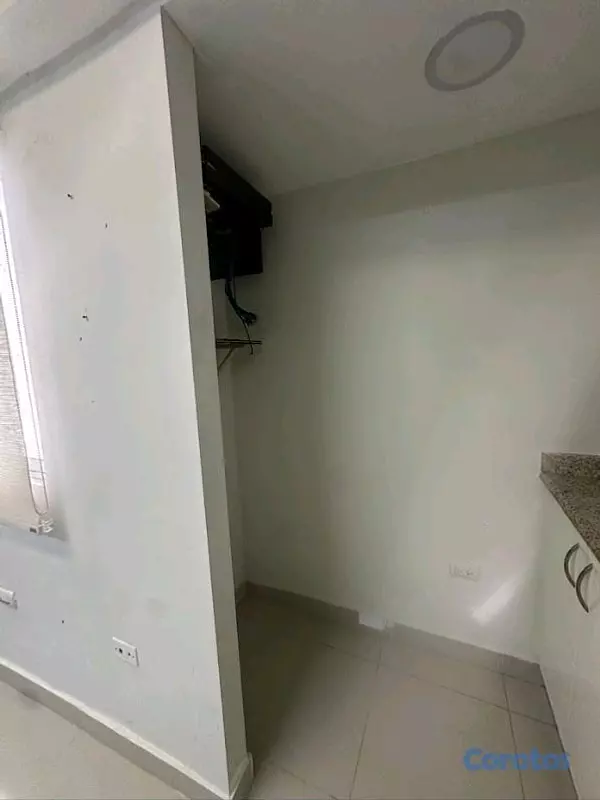 oficinas y locales comerciales - Alquilo Oficina en Ensanche Julieta  6