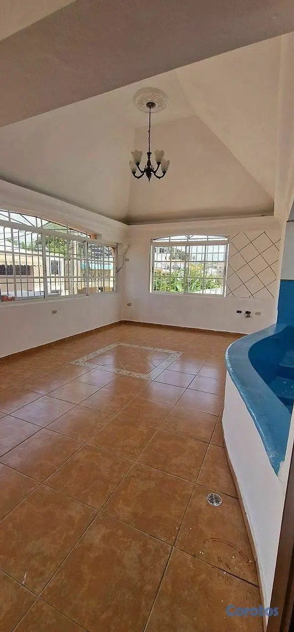 casas - Amplia casa en zona residencial Tranquila 2