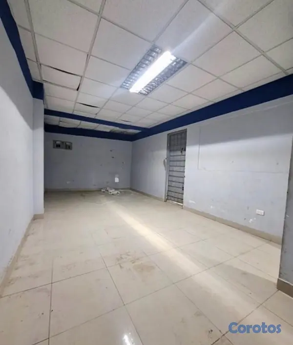 oficinas y locales comerciales - se alquila local  4
