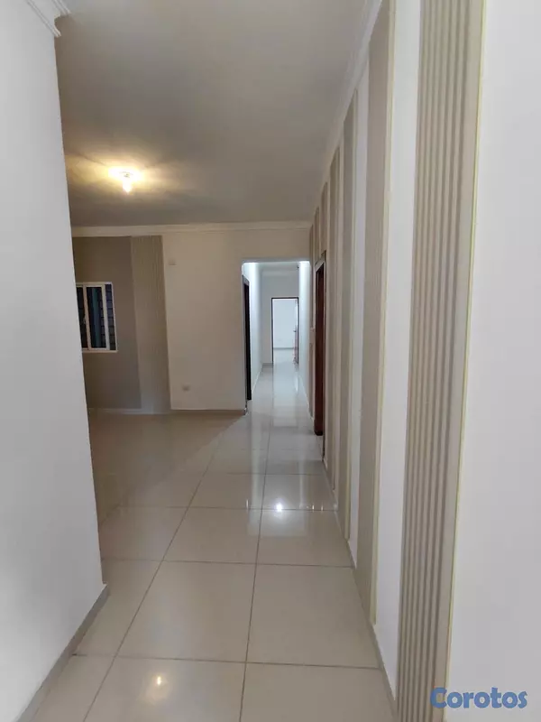 apartamentos - alquiló segundo nivel Evaristo Morales tres habitaciones 2.5 baños dos parqueos  12