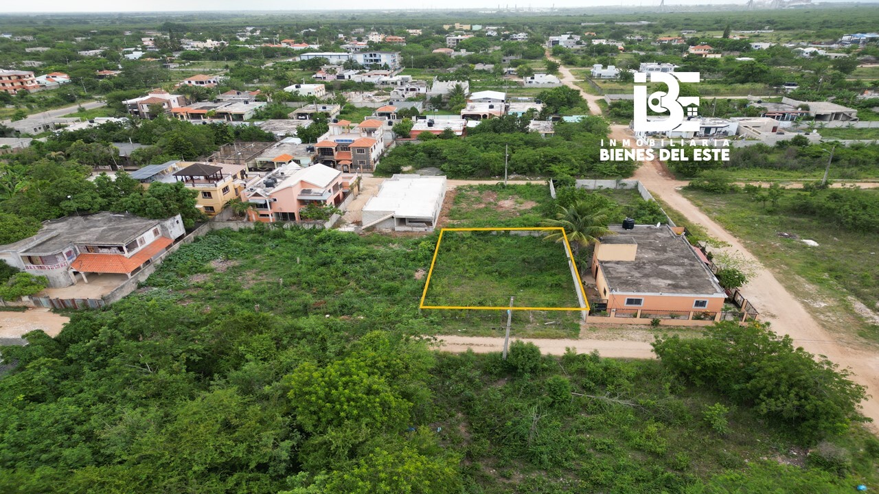 solares y terrenos - Se Vende Solar con 396 METROS. Titulo deslindaddo 2