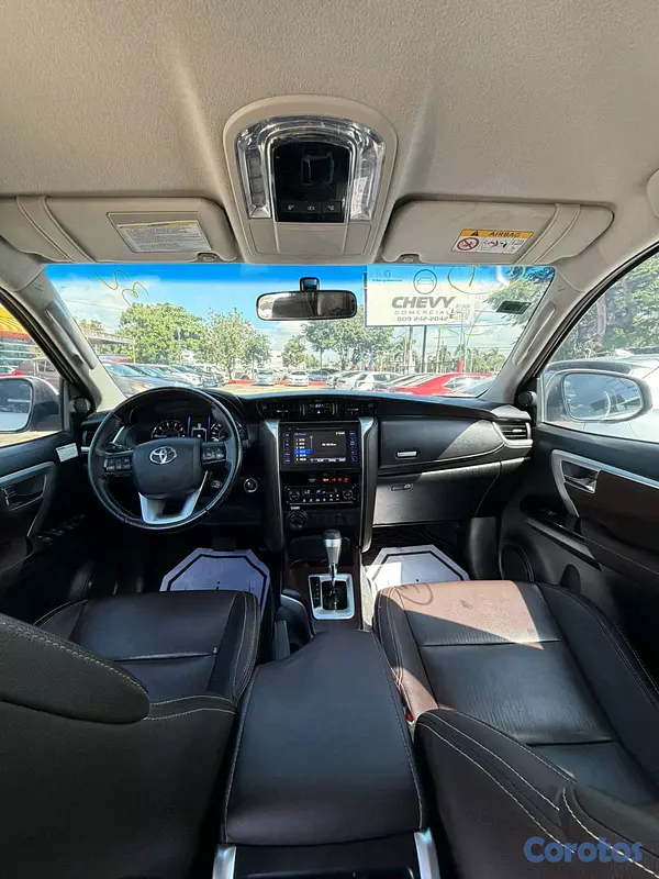 jeepetas y camionetas - Toyota fortuner, está en excelentes condiciones disel 5