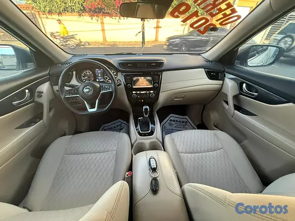 jeepetas y camionetas - Nissan Rogue SV 2019  7