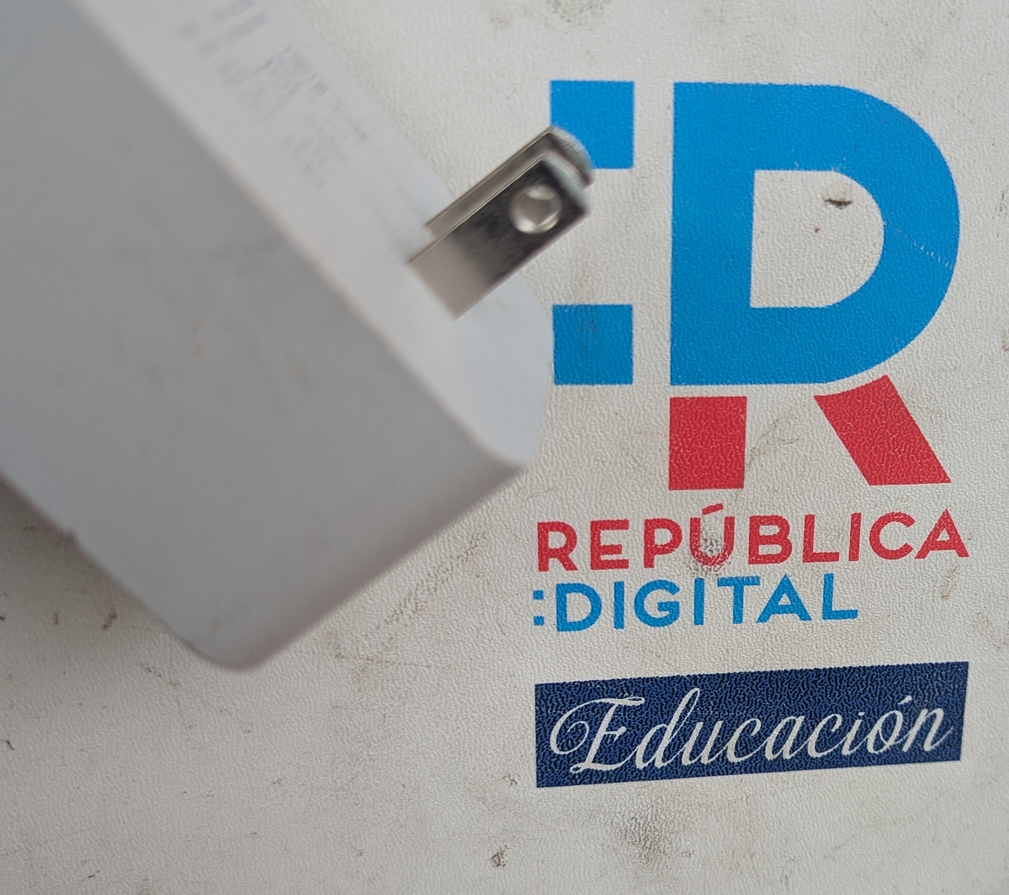 computadoras y laptops - cargadores de la laptop república digital 0