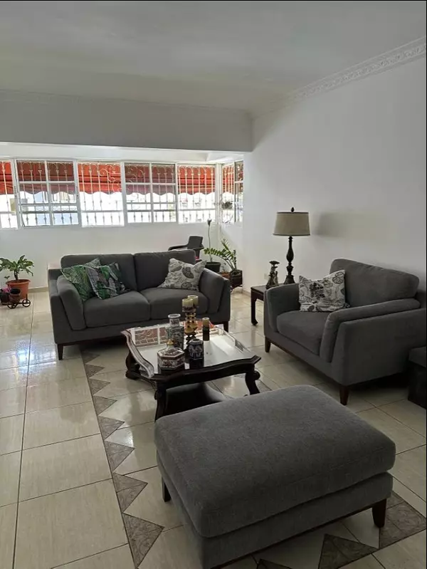 apartamentos - Vendo Apartamento tipo Penthouse en Renacimiento 4