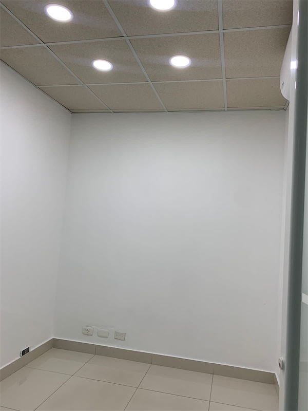 oficinas y locales comerciales - Excelente local en Naco segundo nivel 1