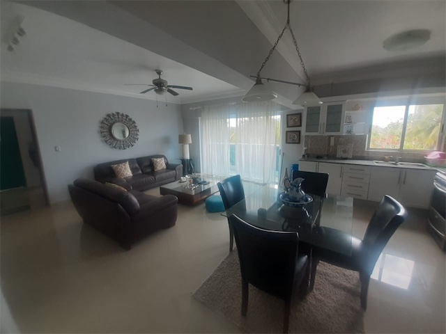 apartamentos - Venta de apartamento amueblado en Juan Dolio con 227mts frente a la playa 8
