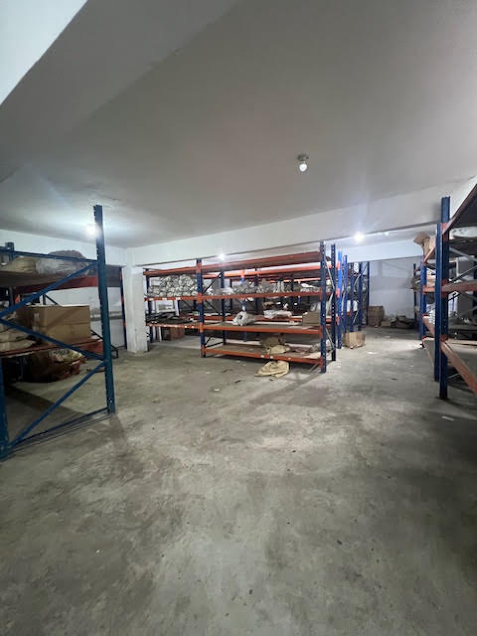 oficinas y locales comerciales - Alquiler Local Comercial en ALTOS DE ARROYO HONDO