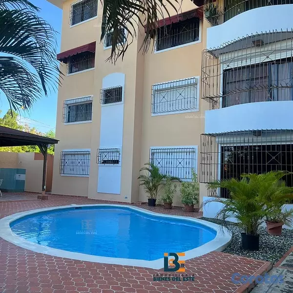 apartamentos - SE VENDE Amplio Apartamento CON ASCENSOR, PISCINA, 2