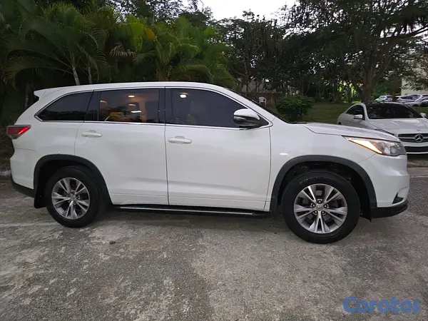 jeepetas y camionetas - Toyota Highlander 9