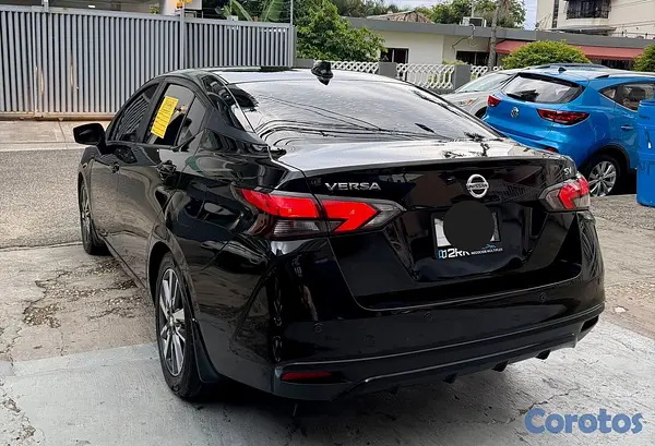 carros - Nissan Versa SV 2020 3