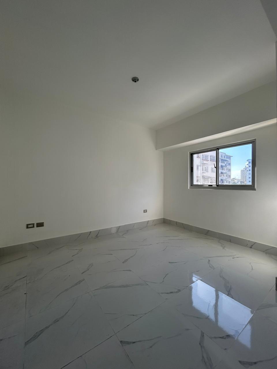 apartamentos - Excelente Apto en PIANTINI, Prox. a la LINCOLN, 3 HABS., 139 Mts.2, Balcon 9