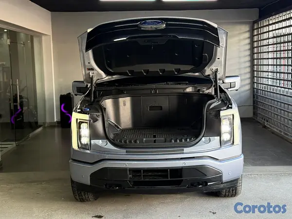 jeepetas y camionetas -  Ford F-150 Lightning 2022 Platinum  5
