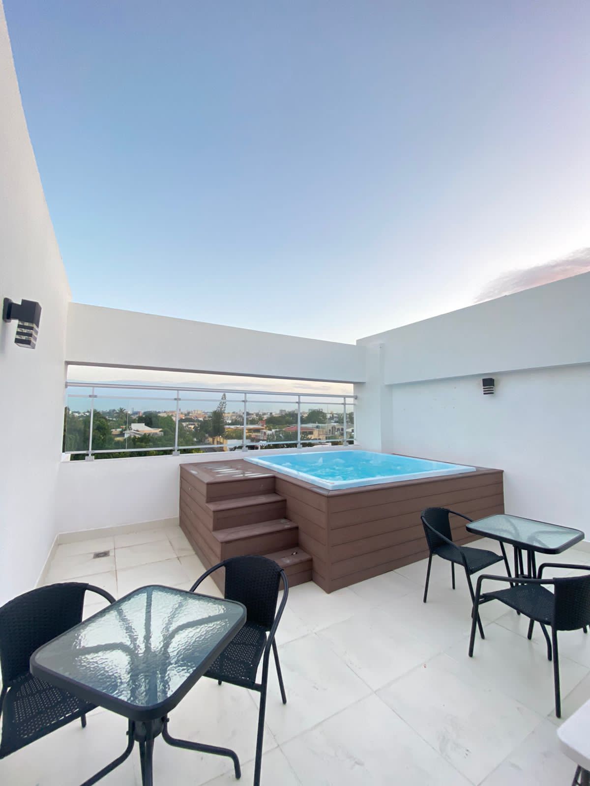 apartamentos - Apartamento 4 habitaciones 3 baños 2 parqueos en venta en Colina de Los Rios  5