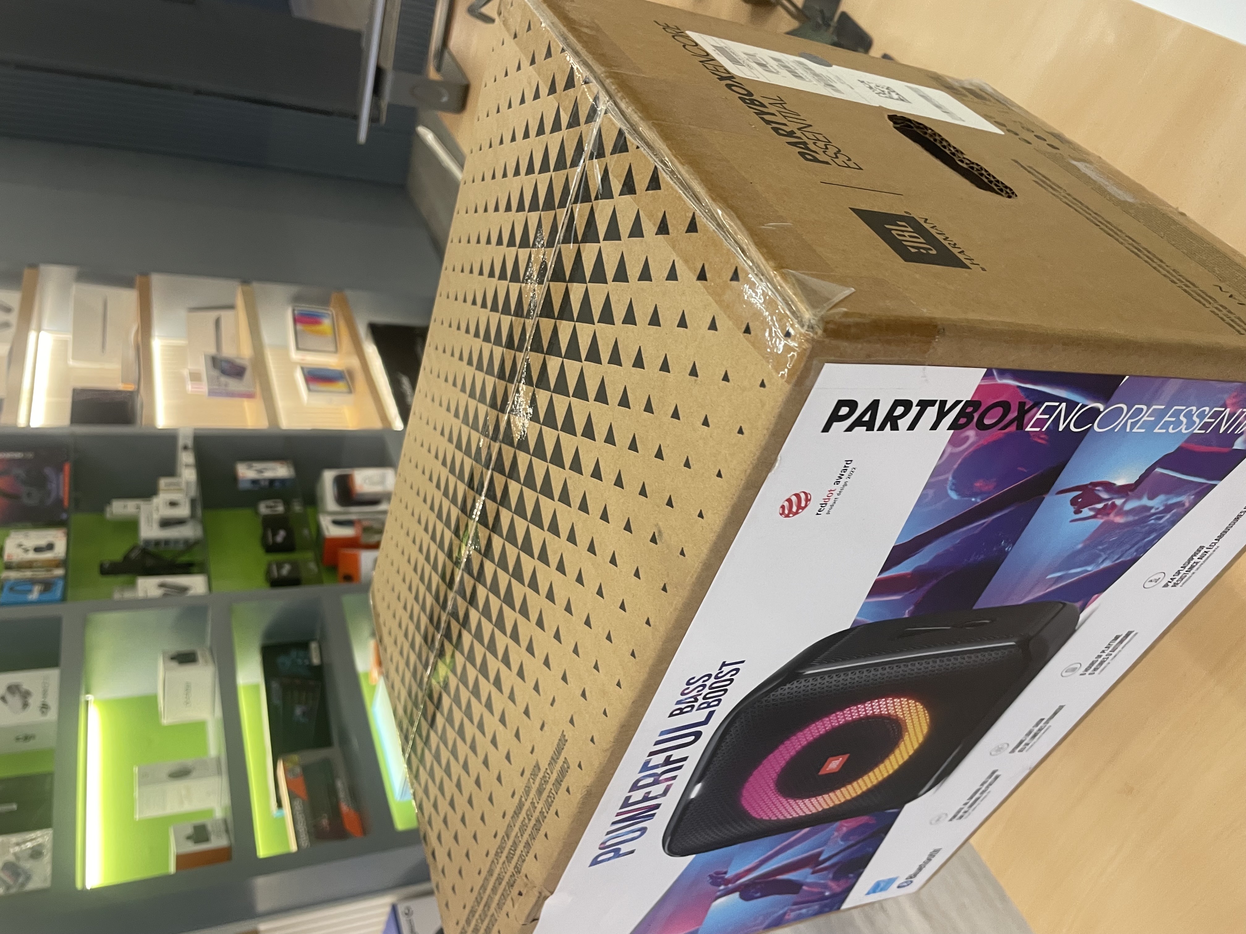camaras y audio - Bocina JBL PARTYBOX ENCORÉ ESSENTIAL RD$17,500 3