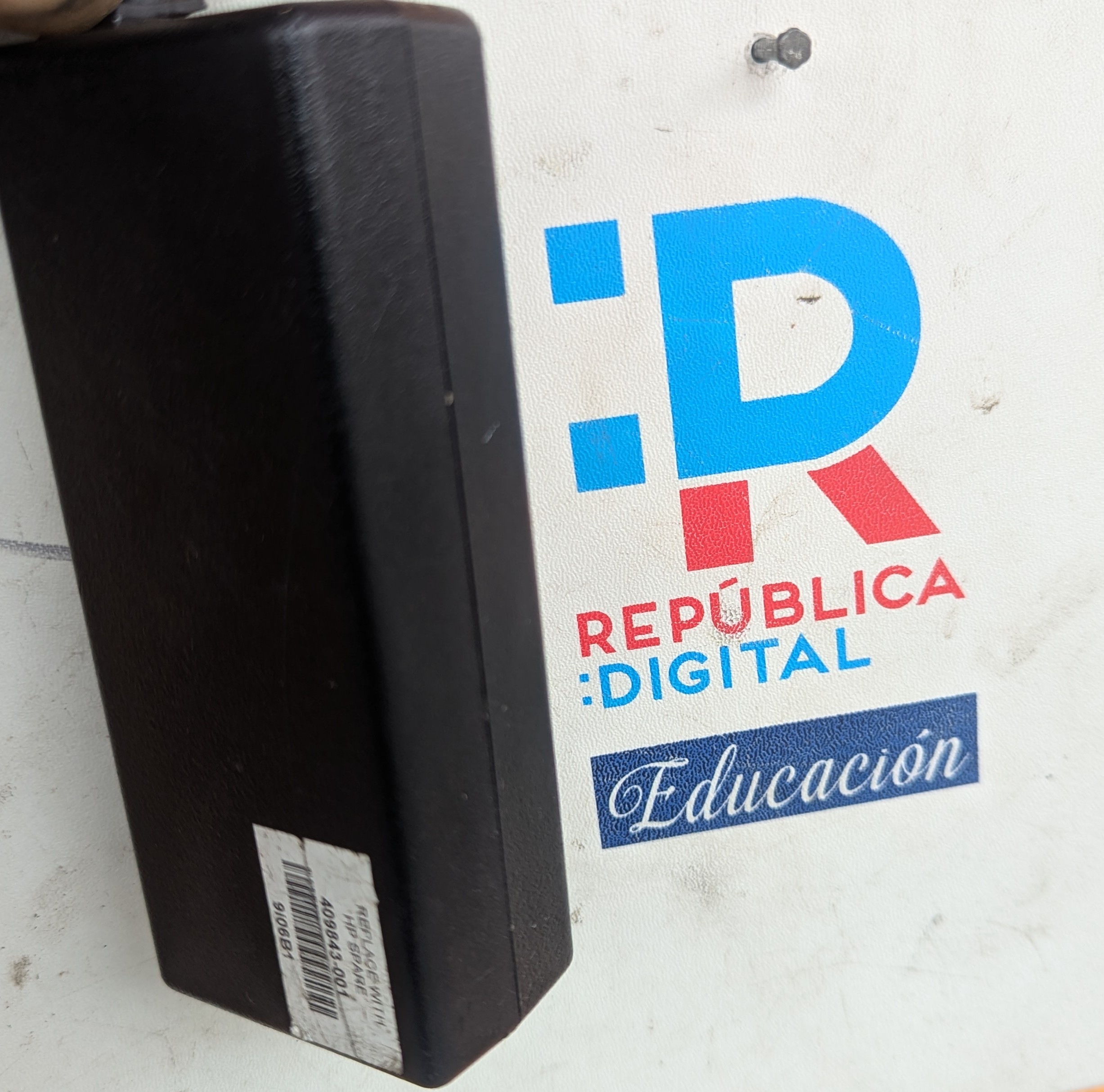 computadoras y laptops - cargadores de la laptop república digital 1
