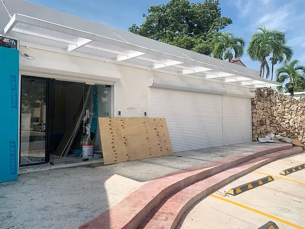 oficinas y locales comerciales - Local en zona céntrica y comercial 4