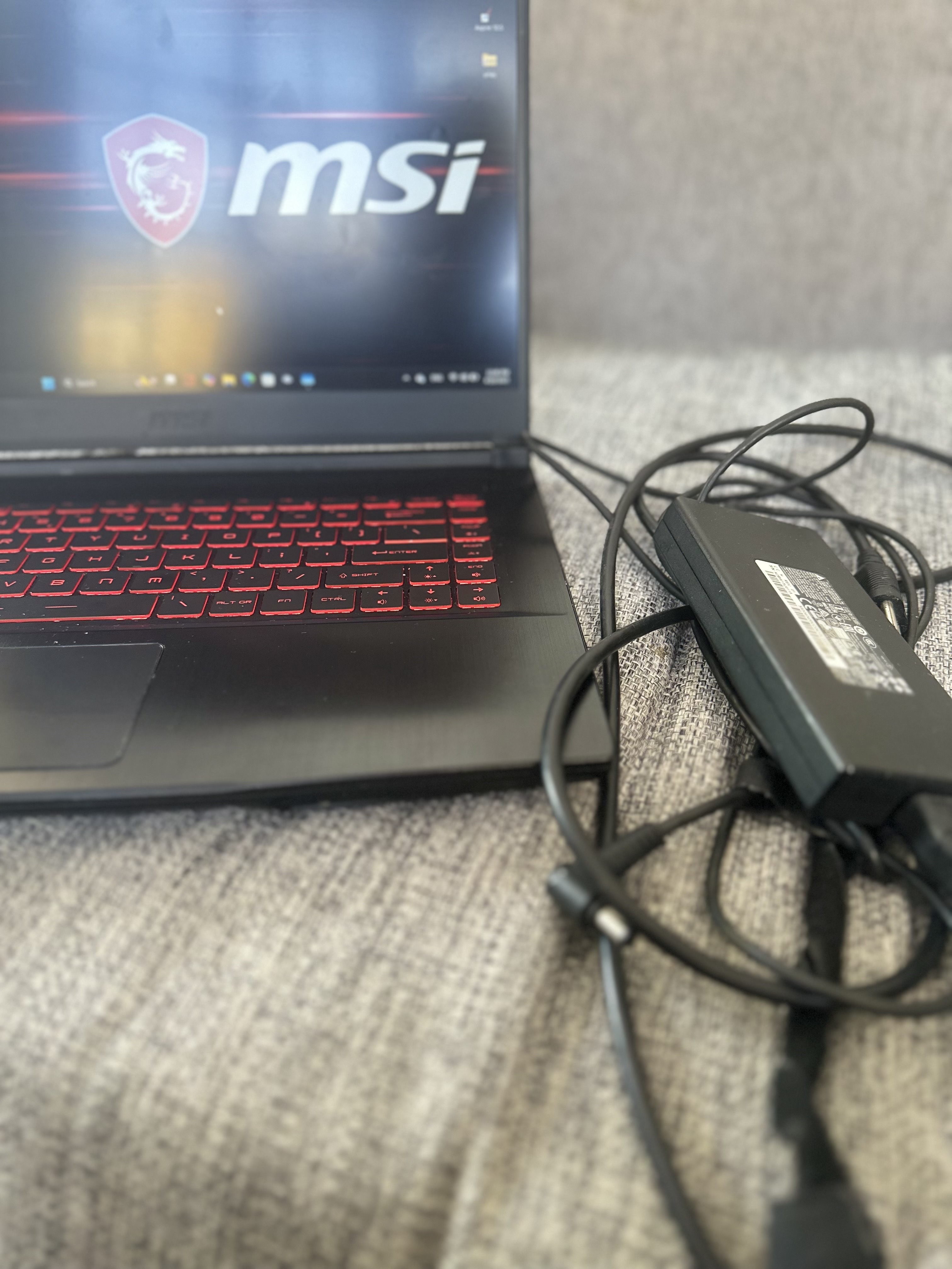 consolas y videojuegos - Vendo laptop MSI GF65 Thin 10UE en excelente estado. Potente y ligera!!! 4