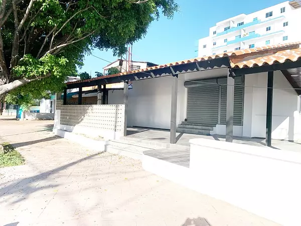 oficinas y locales comerciales - Local esquinero amplio 2