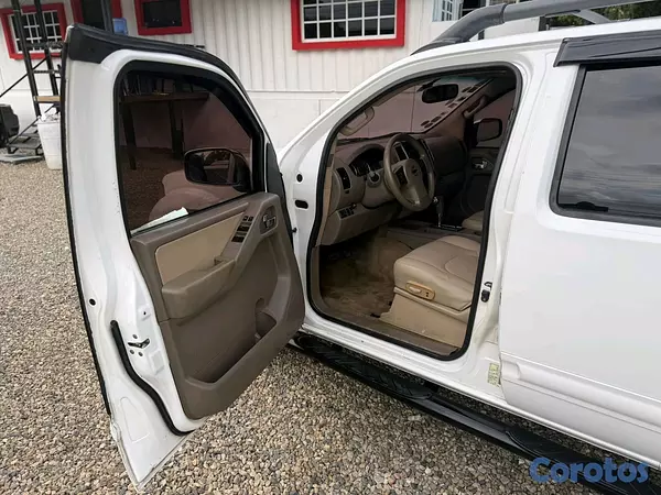 jeepetas y camionetas - Nissan frontier sl 2012 5