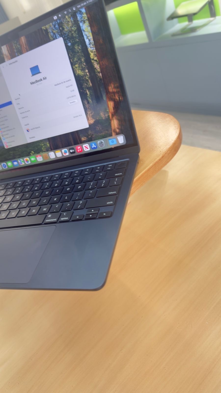 computadoras y laptops - MacBook Air m2 2022 8Gb de RAM 256Gb 68 ciclos de bateria  3