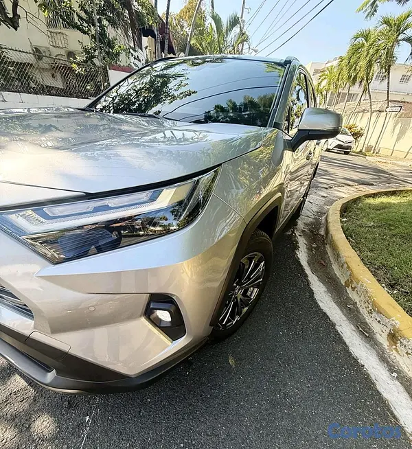 jeepetas y camionetas - Toyota rav4  3