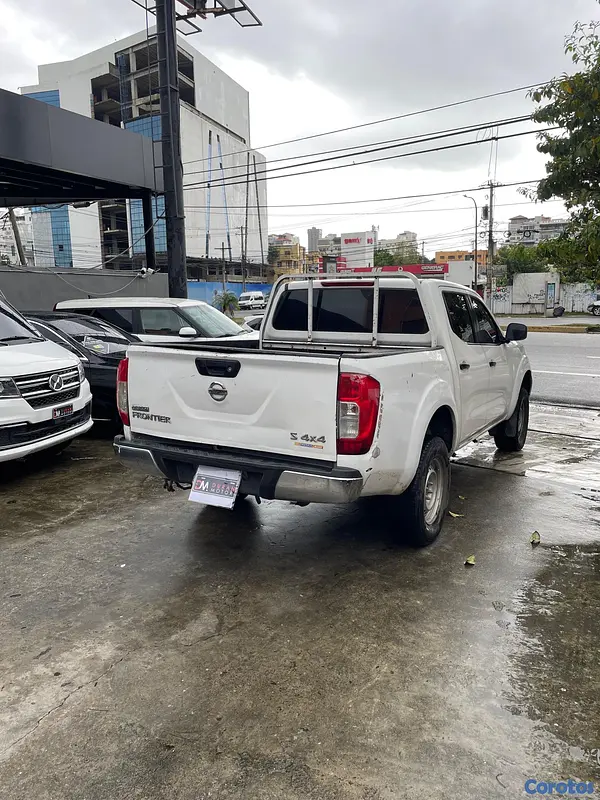 jeepetas y camionetas - Nissan Frontier Mec 2016 5