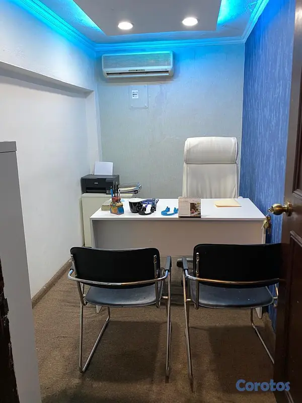 oficinas y locales comerciales - Alquilamos oficinas privadas con espacio para reci 2