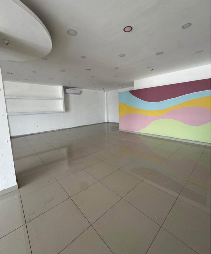 oficinas y locales comerciales - se alquila local  2