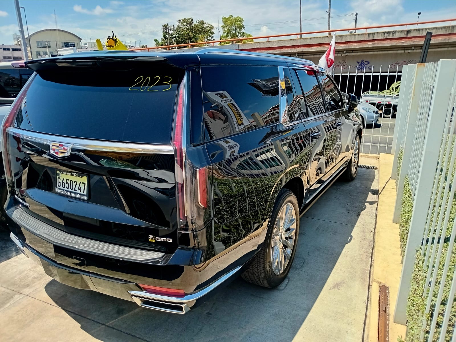 jeepetas y camionetas - Cadillac Escalade Premium Luxury Long 2023 4
