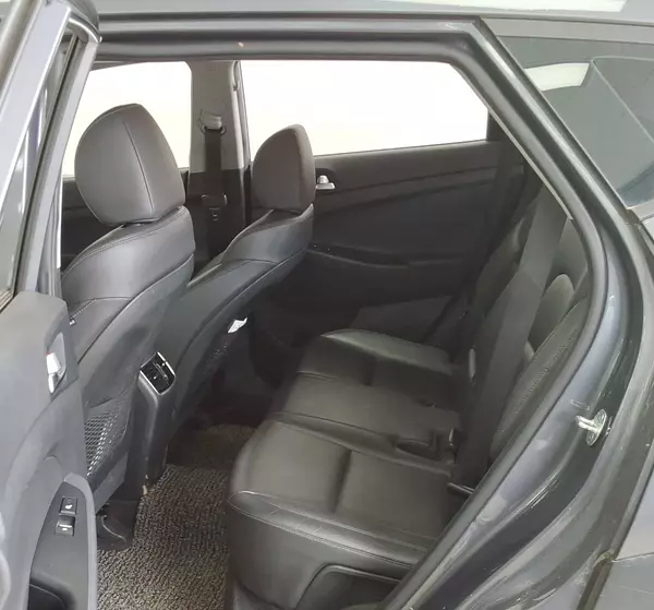 jeepetas y camionetas - HYUNDAI TUCSON 2020 GRIS OSCURO DIESEL 7