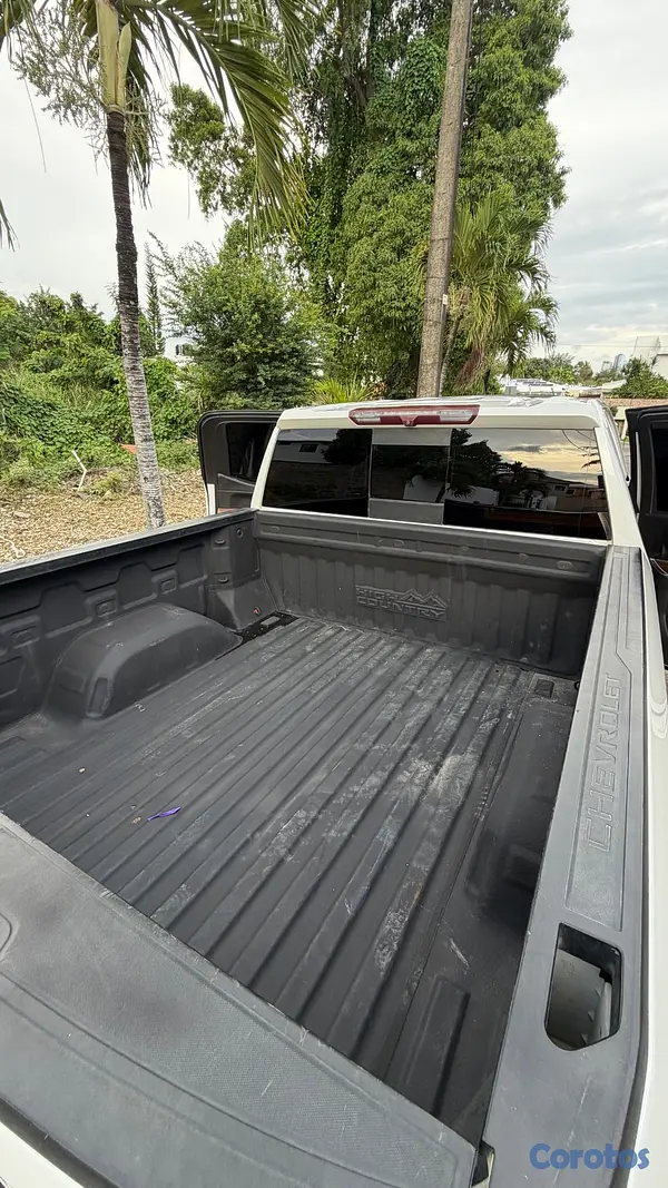 jeepetas y camionetas - Chevrolet Silverado High Country Gasolina 2020 4x4 13